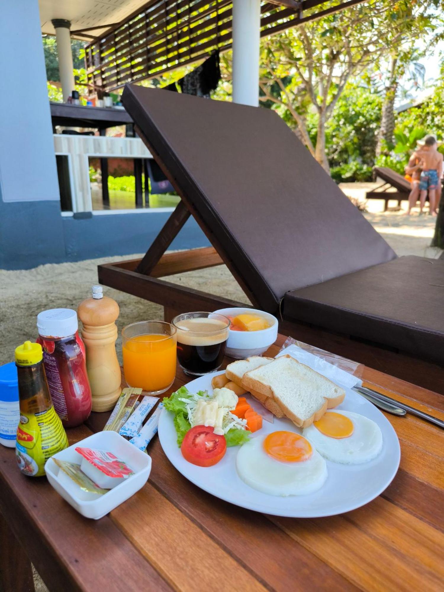 Maenam Villa Hotel Mae Nam Esterno foto